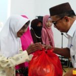 PT Timah bagikan ratusan paket sembako bantu warga Bangka